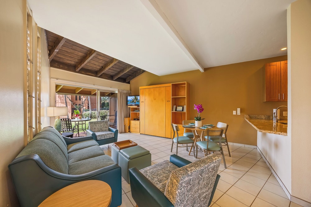 Kuleana Club #210 Ocean View 1 bed & 1 bath Deluxe — 4-Star Luxury Hotel in Lahaina, United States