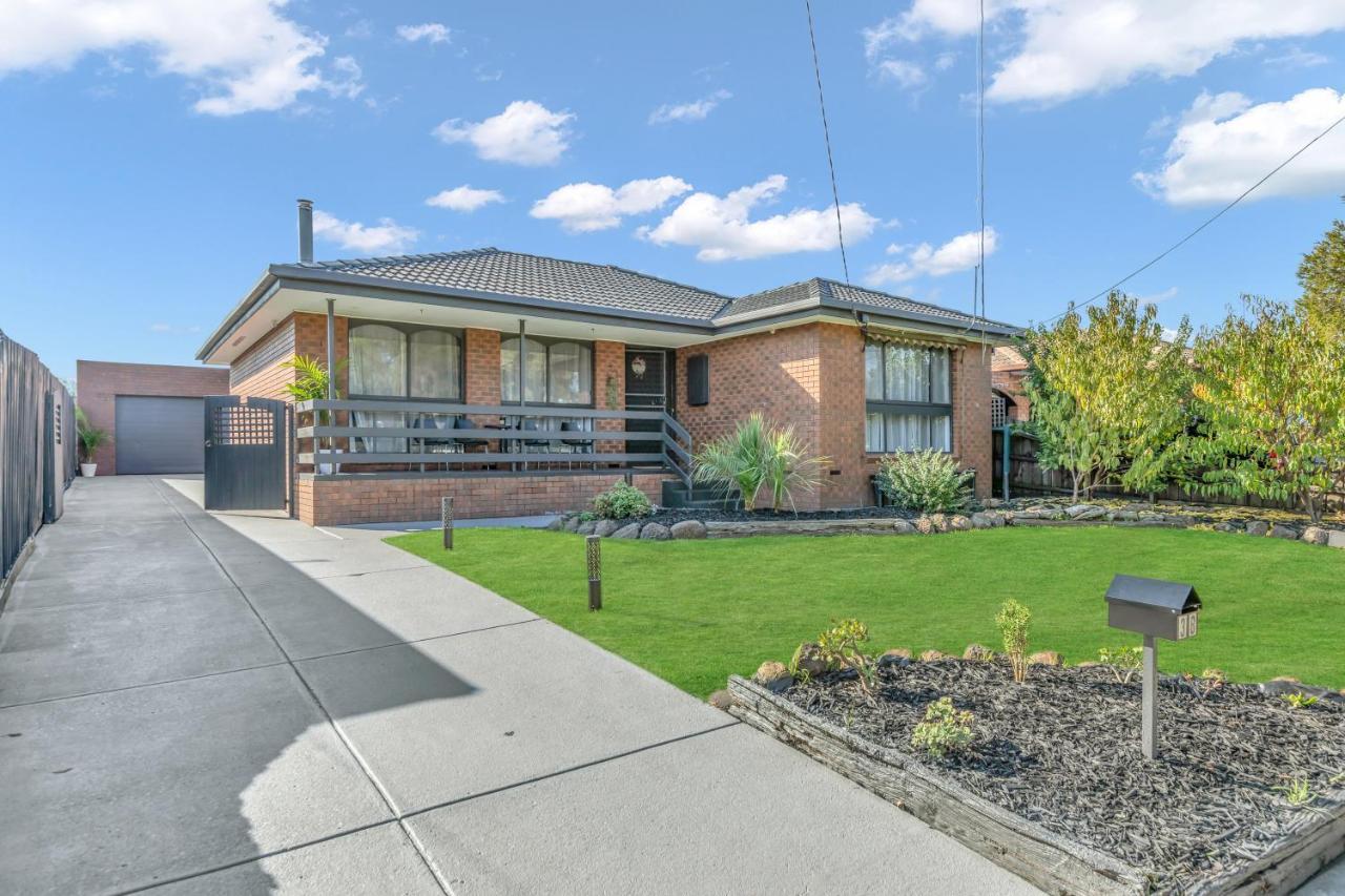 Melbourne Airport Pet friendly Guest House — 4-Star Luxury Hotel in Melbourne, Australia
