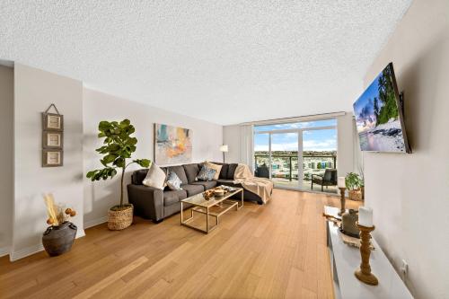 The tulip Marina Highrise with ocean view — 4-Star Luxury Hotel in Los Angeles, United States