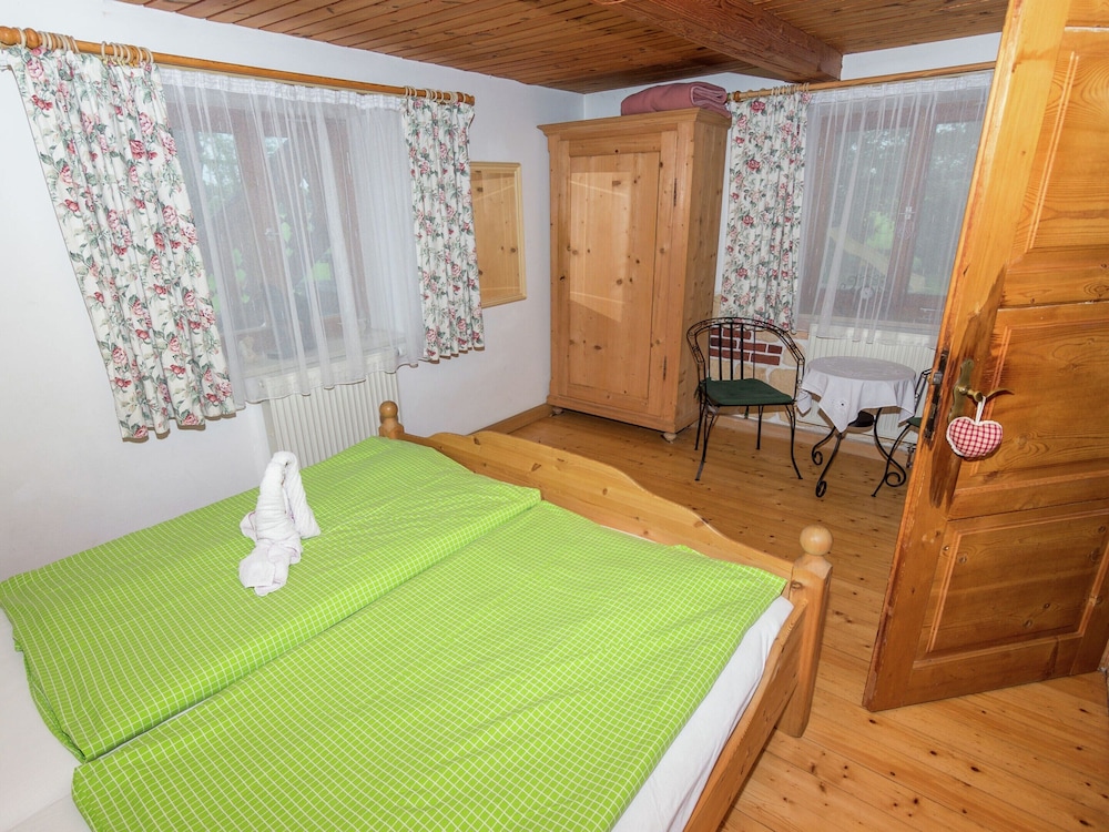 Alluring Holiday Home in Ubersee with Whirlpool — Ubersee — photo 3