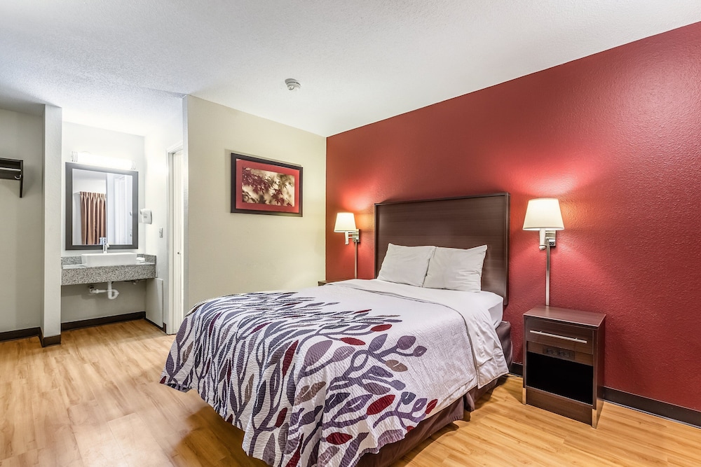 Red Roof Inn Scottsburg - photo 9