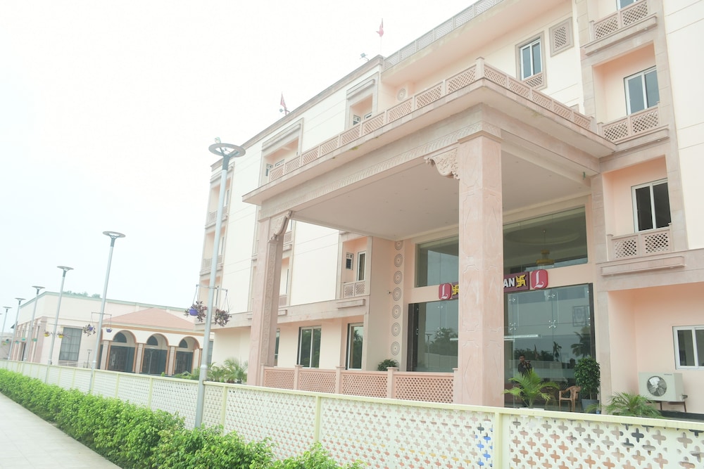 Kankidham Lords Inn — hotel in Islampur