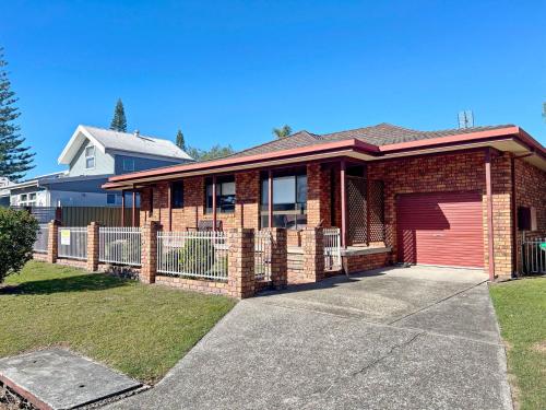 Sutts Retreat Bring your own linen. in South West Rocks, Australia