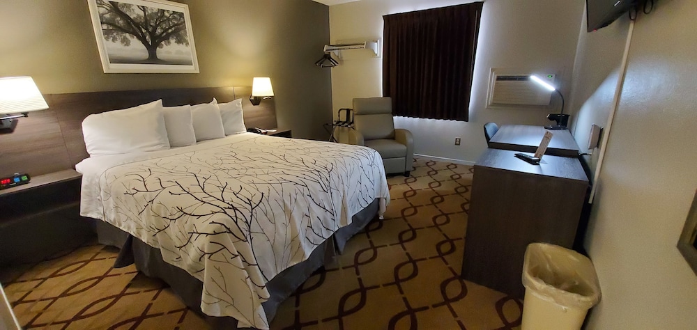 Cottonwood Inn and Conference Center - photo 10