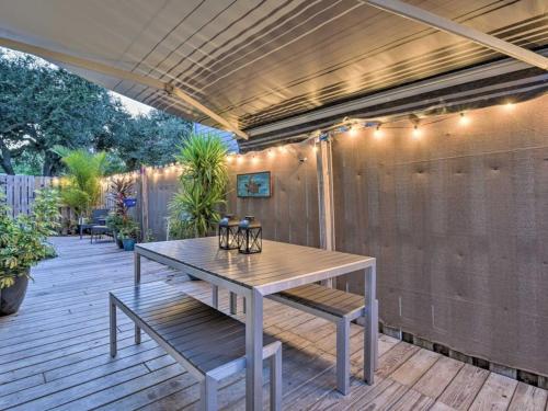 Dog Friendly Home by Flagler Avenue Fenced Yard and Garage Walk to the Beach — 4-Star Luxury Hotel in New Smyrna Beach, United States