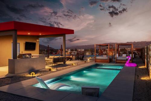Pickleball Heated Salt Pool Bocce EV Fire pit — 4-Star Luxury Hotel in Joshua Tree, United States