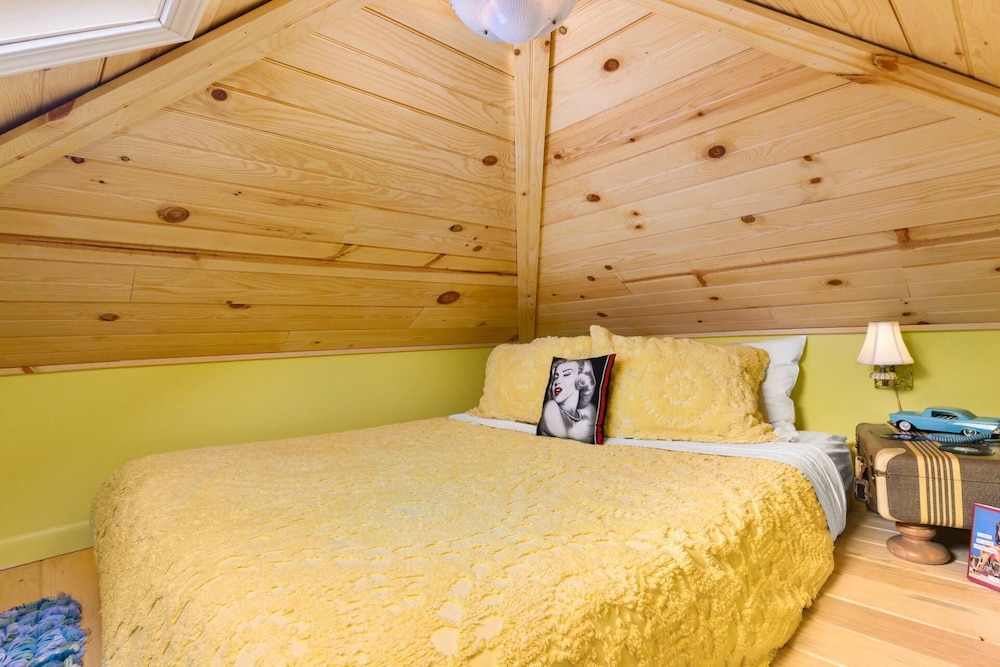 Tiny Digs Hotel of Tiny Houses - photo 3
