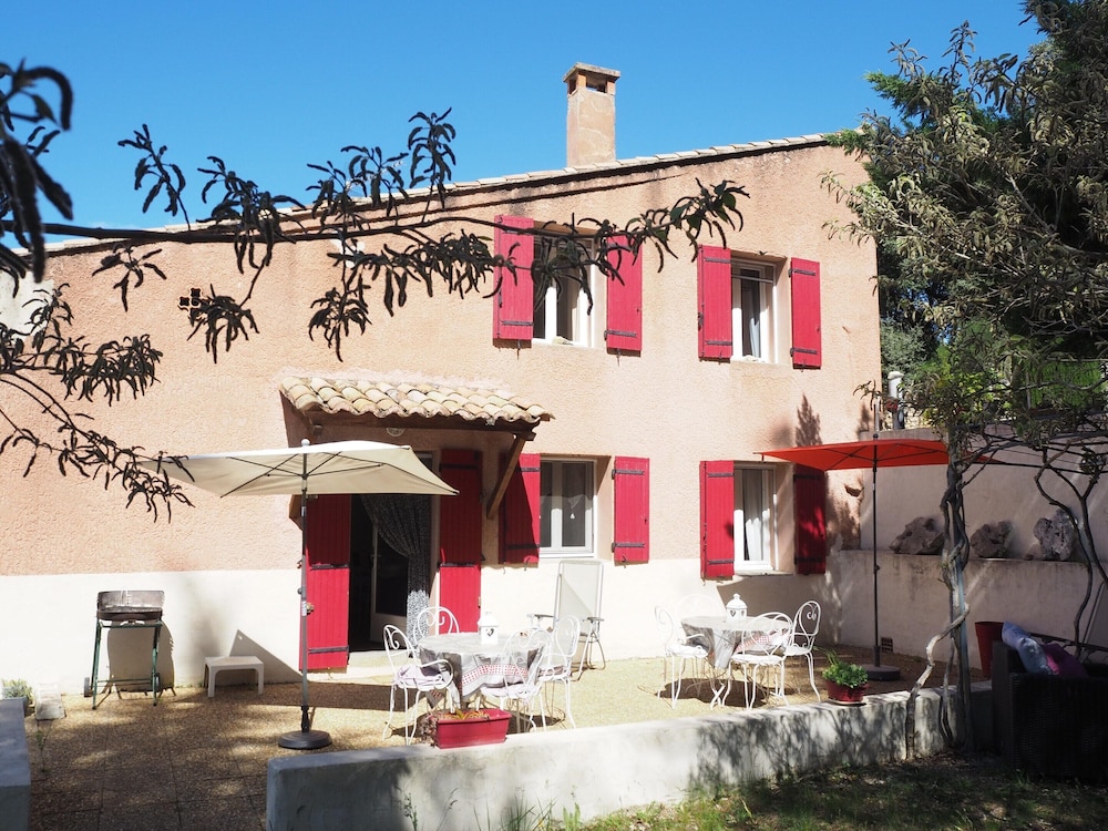 Bedoin Garden Home With Views — 4-Star Luxury Hotel in Bedoin, France
