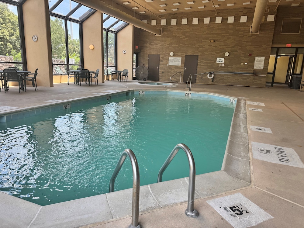 AmericInn by Wyndham Memphis East - photo 26
