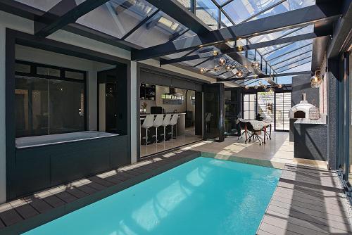 Crown Comfort Affordable luxury Private Heated Pool & Hot Tub Under Roof