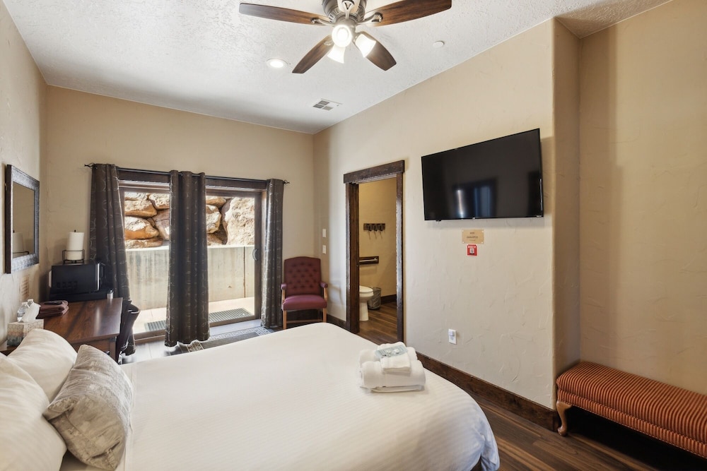 Zion Cliff Lodge - photo 9