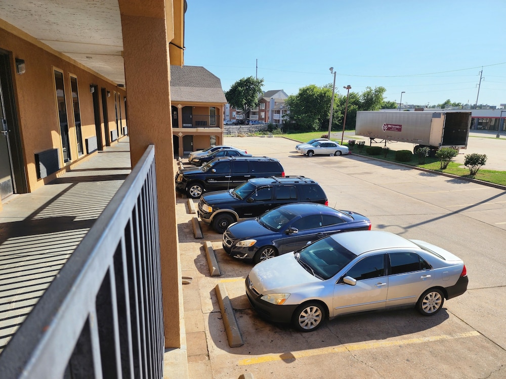 Executive Inn - photo 19