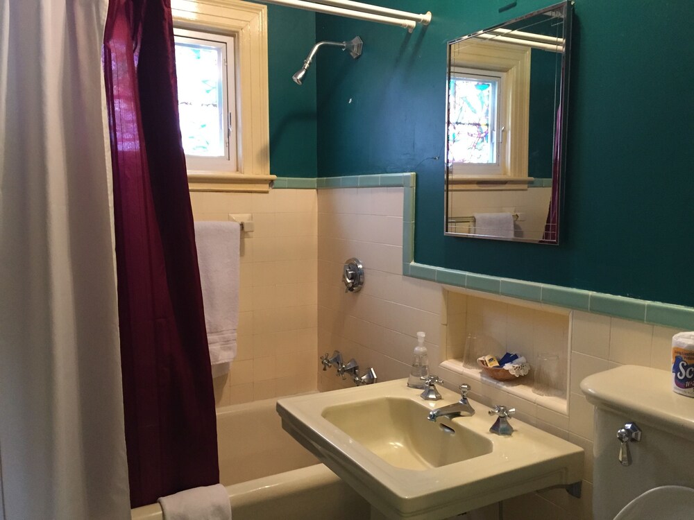 Harborview Inn - photo 12
