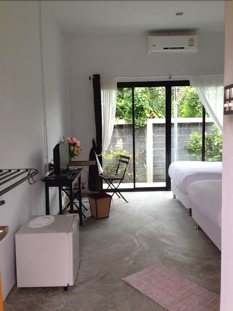 Kayom House White Meranti House Resort — Khong Chiam