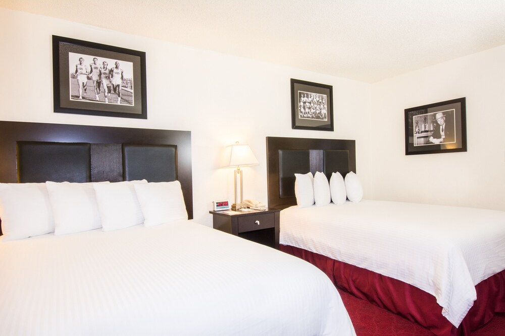 Sooner Legends - carbon neutral hotel in Norman