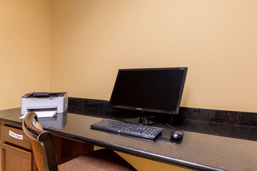 La Quinta Inn & Suites by Wyndham Vancouver - photo 30