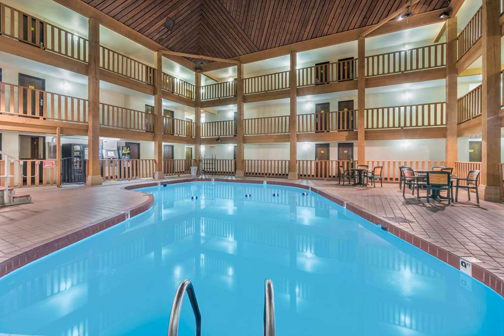 Super 8 by Wyndham Spearfish - photo 4