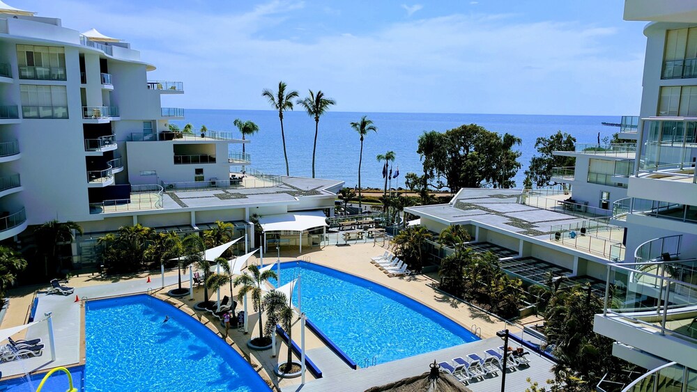 Pier Resort - carbon neutral hotel in Urangan