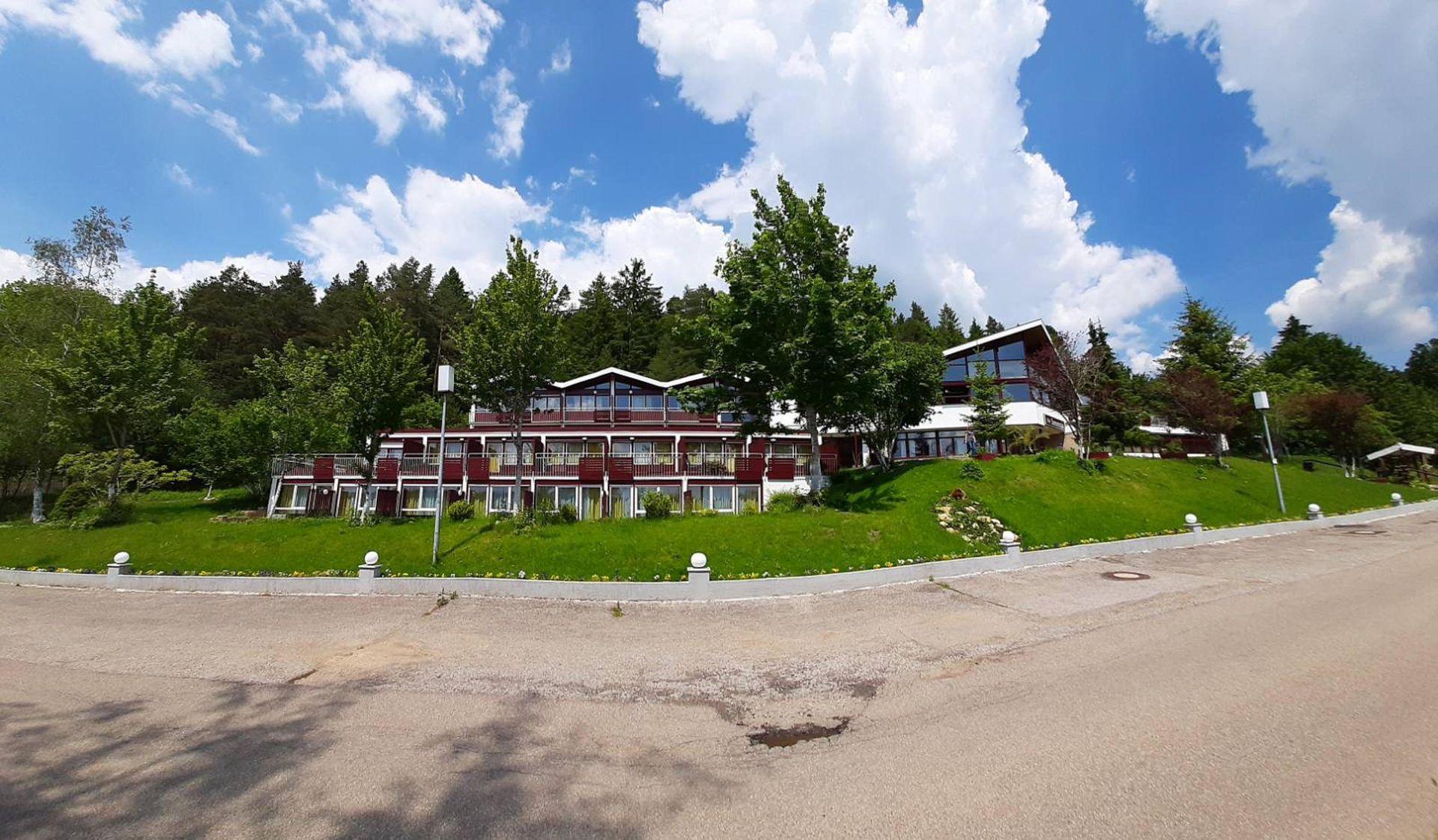 Hotel Sonnenrain — hotel in Lossburg