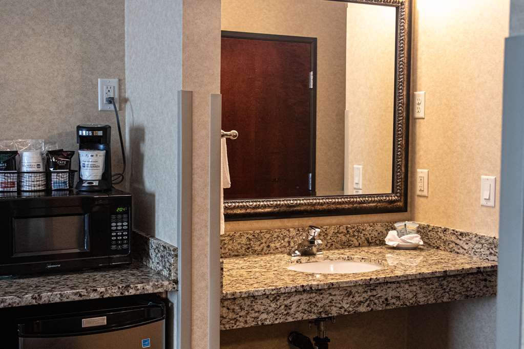 Best Western University Inn & Suites - photo 28