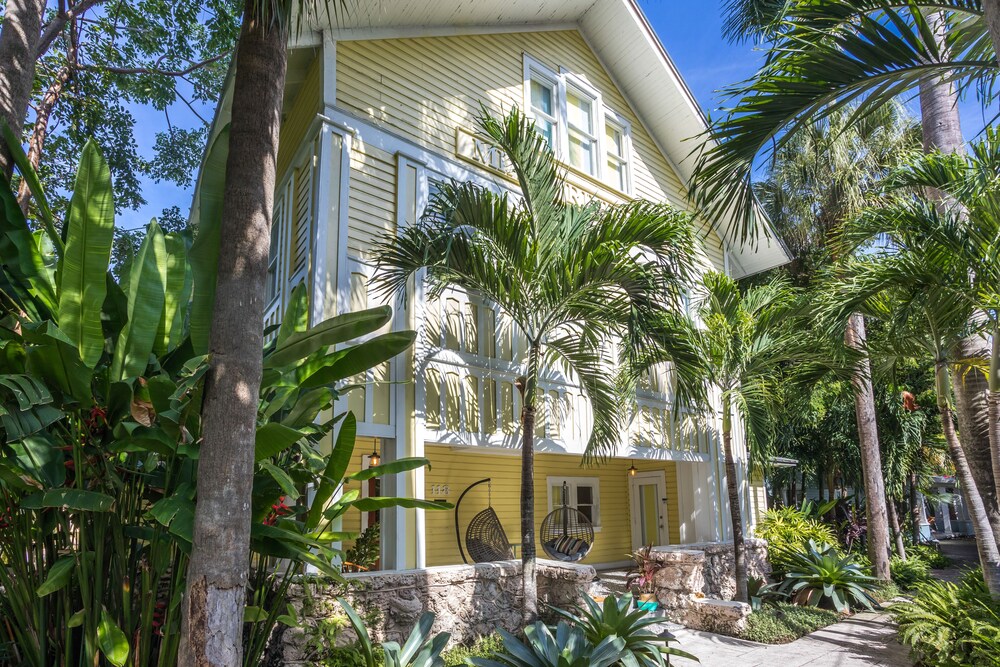 Selina Miami River - photo 3