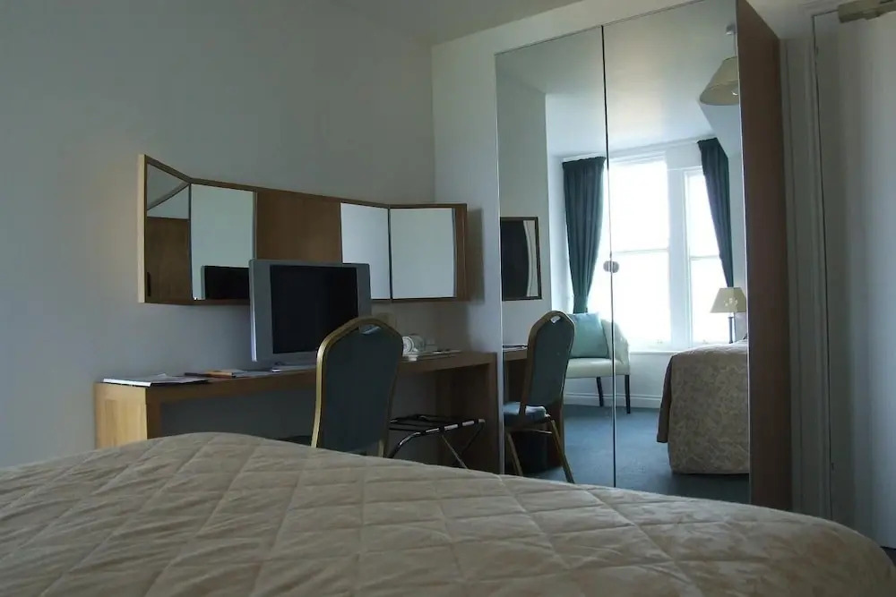 Victoria Hotel — Tarbert