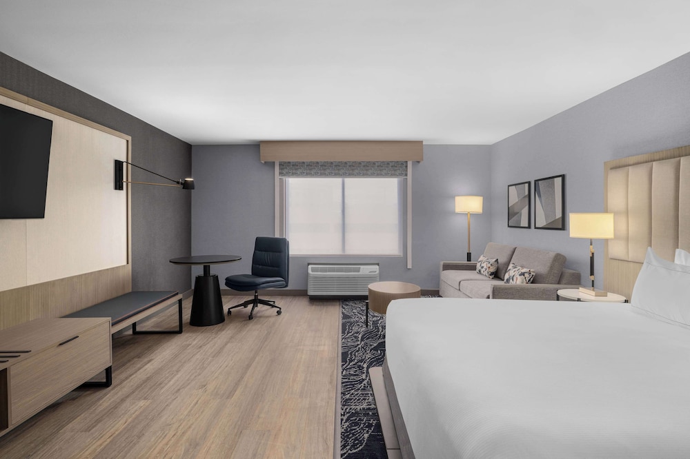 DoubleTree by Hilton Las Vegas Airport - photo 14