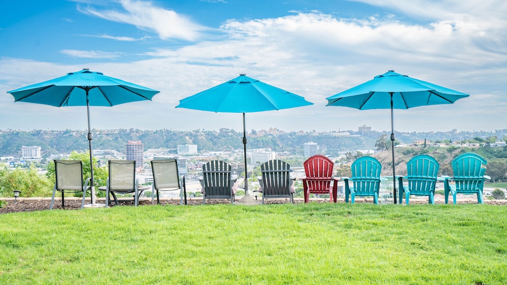 Home Ensuite with Panoramic City View — 4-Star Luxury Hotel in San Diego, United States