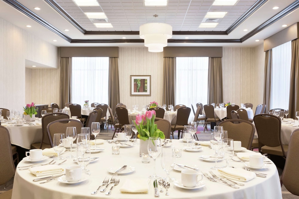 Hilton Garden Inn Pittsburgh Airport South Robinson Mall - photo 26