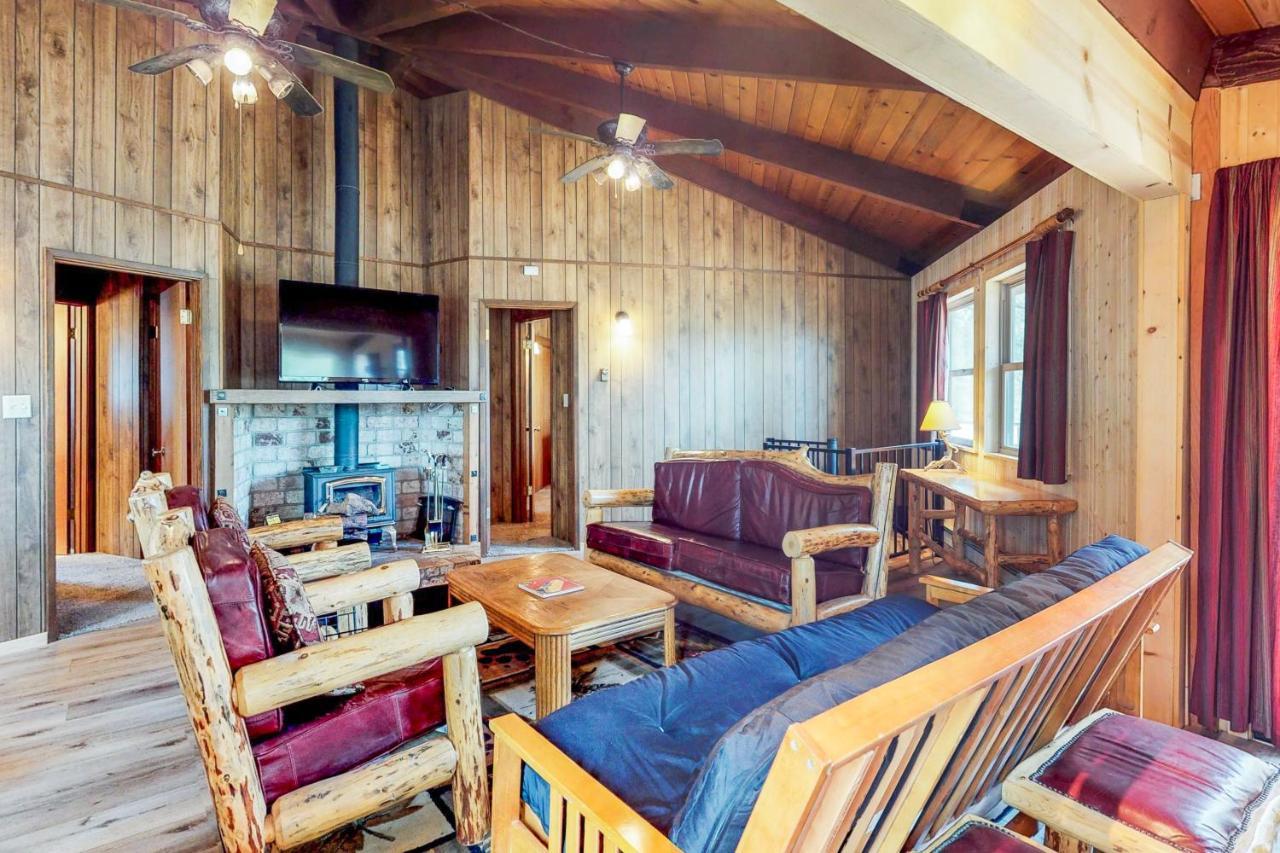 Rustic Retreat — Groveland