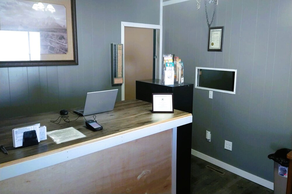 Love Hotels Desert Inn Boysen Canyon - photo 3
