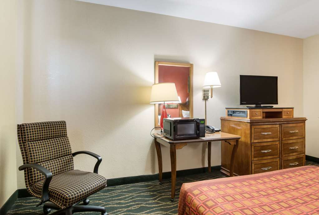 Rodeway Inn Wormleysburg Harrisburg - photo 10