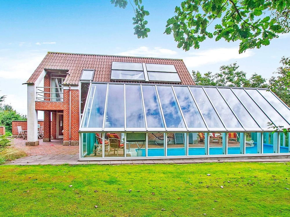 Luxury Retreat with Pool By Traum Ferienwohnungen — 4-Star Luxury Hotel in Farso, Denmark