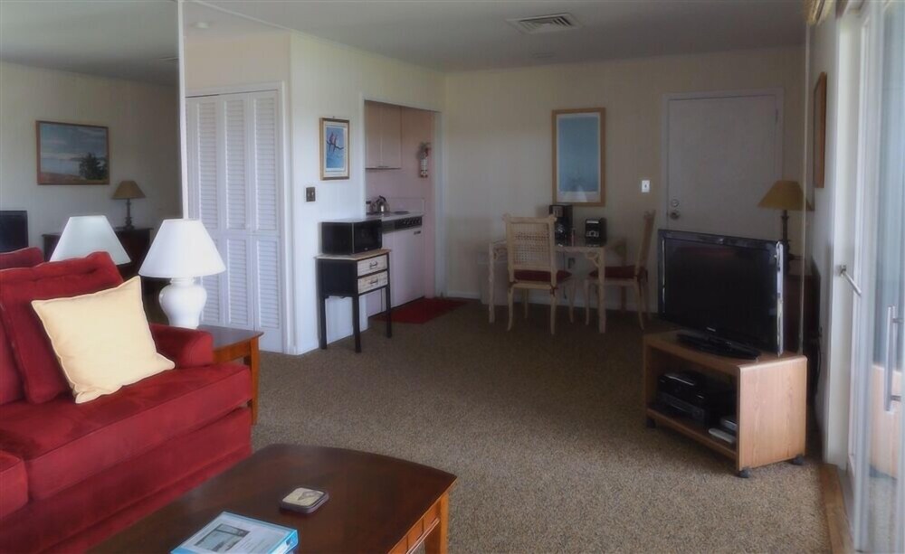 Dering Harbor Inn - photo 14
