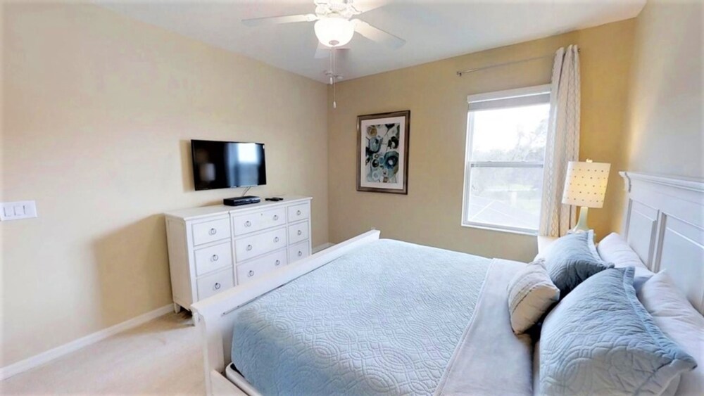 Golden Palms Vacation Resort Eight bedroom - photo 17