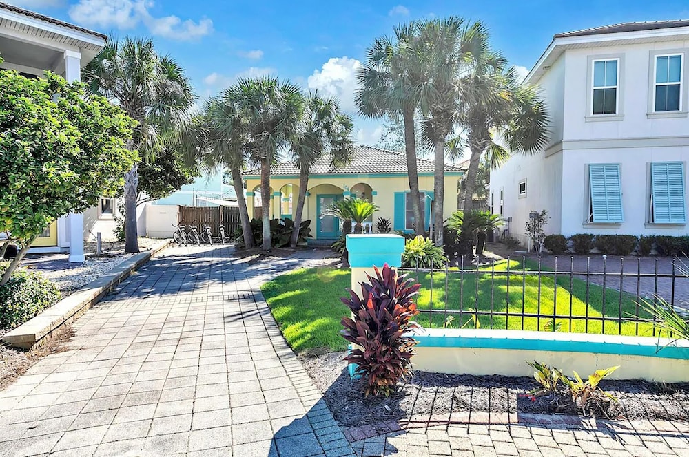 Tropical Dreams - last minute hotel in Destin