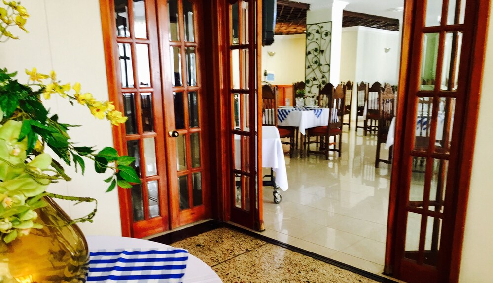 Hotel Azuay — hotel in Duitama
