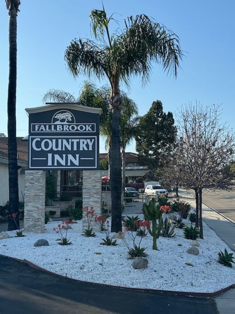 Fallbrook Country Inn - photo 10