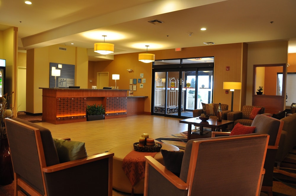 Holiday Inn Express Hotel & Suites Prattville South by IHG - photo 3