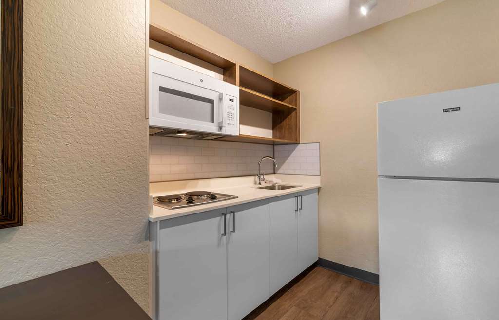 Extended Stay America Premier Suites Miami Airport Doral 25th Street - photo 35
