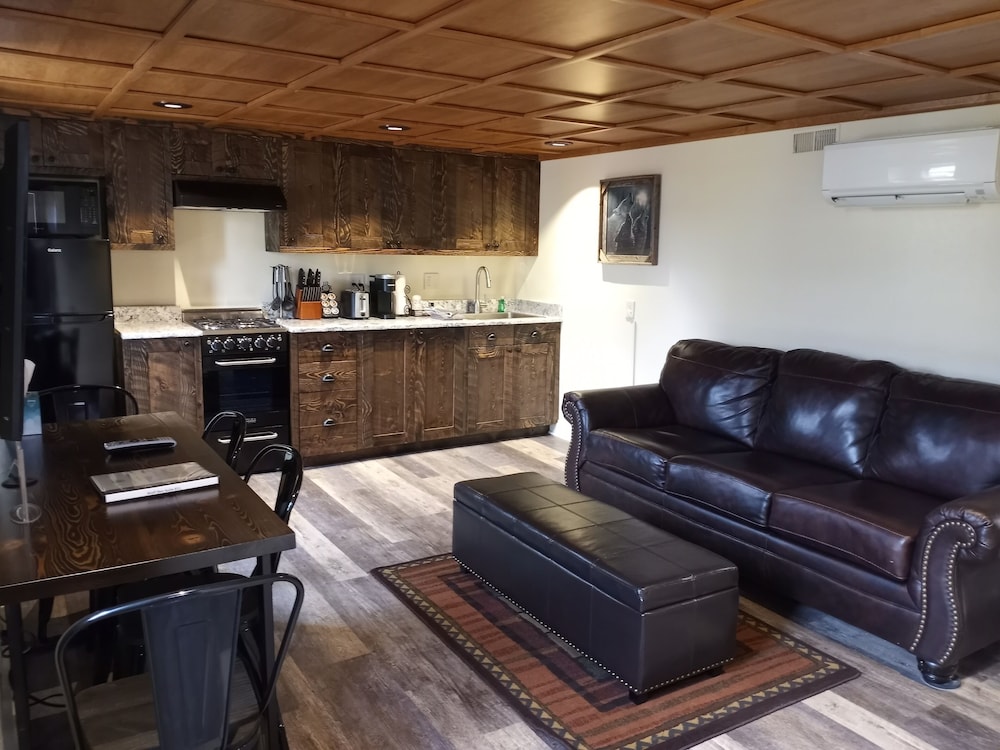 Yellowstone Riverside Cottages - photo 48