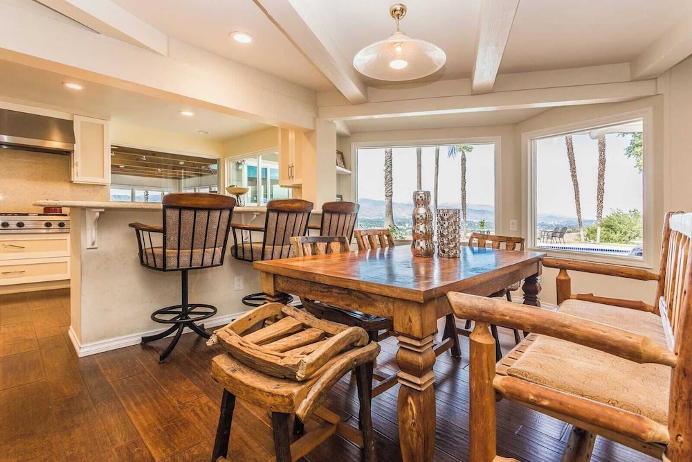 Oak Hills by Avantstay Panoramic View Pool Spa - photo 20