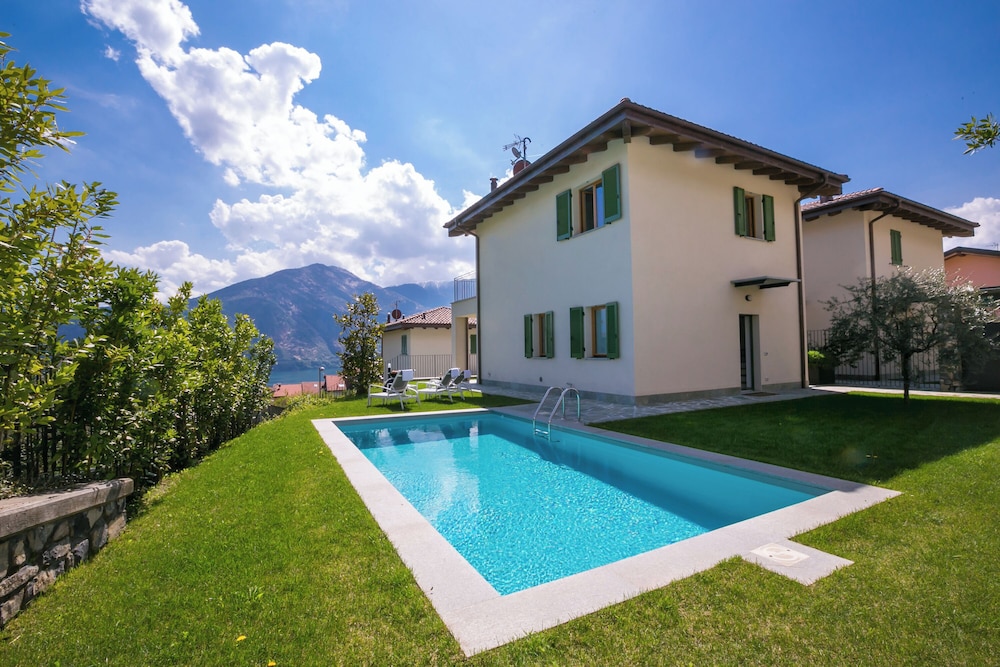 Villetta Tara in Tremezzo, Italy