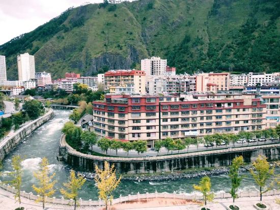 JiulongMinghua Business Hotel — hotel in Jiulong