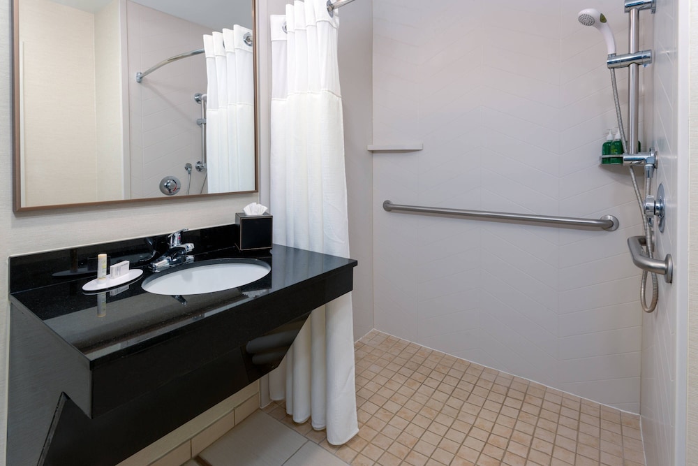 Fairfield Inn & Suites by Marriott Clearwater - photo 16