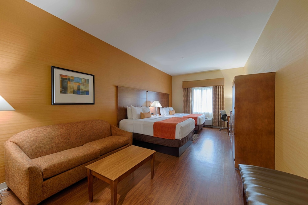 Best Western Plus Delta Inn & Suites - photo 15