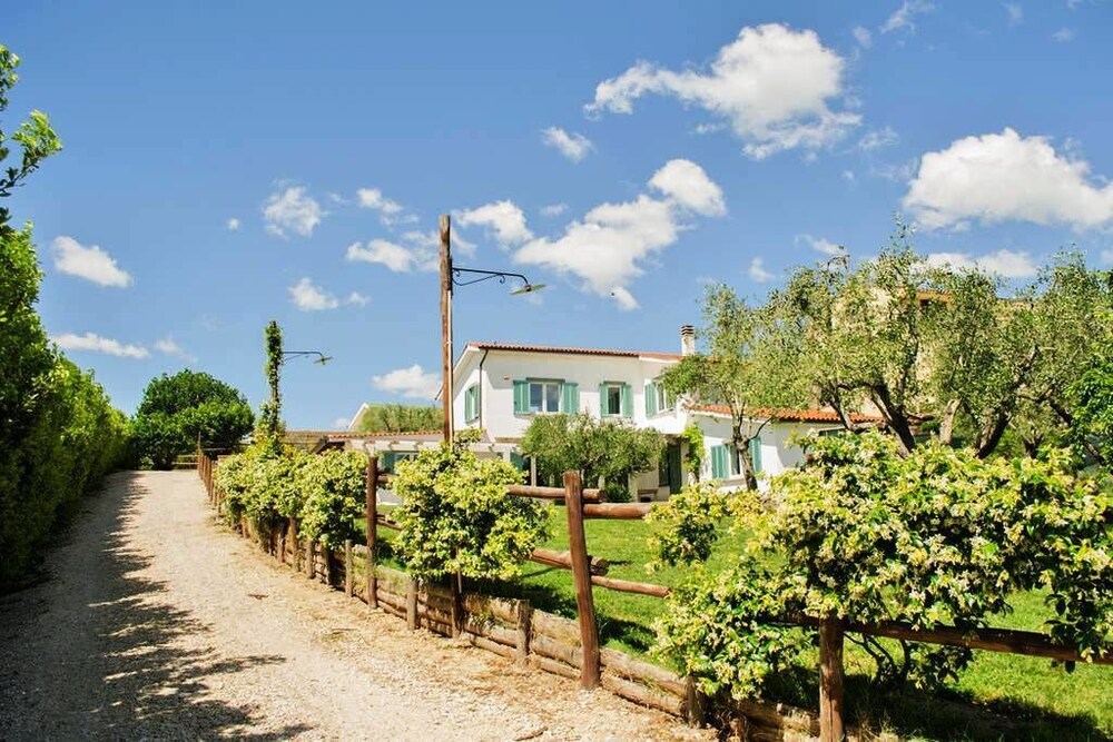 La piccola fattoria — hotel in Formello