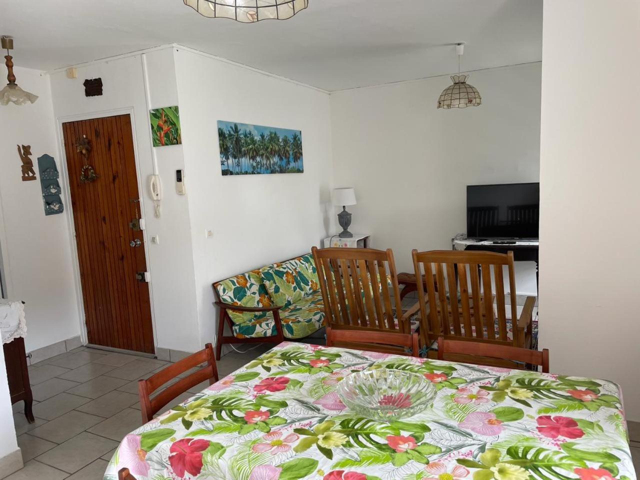 Location Hibiscus 2 chambres climatisées WiFi — 4-Star Luxury Hotel in Les Abymes, Guadeloupe