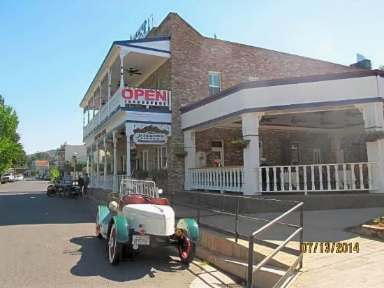 Jamestown Hotel - photo 2