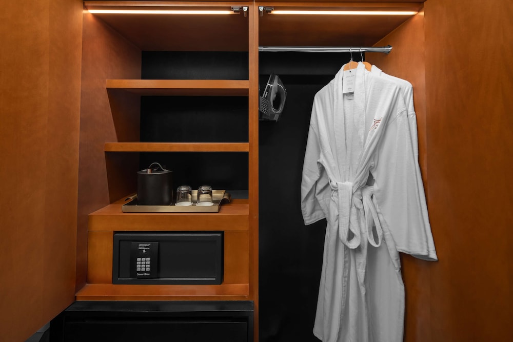Hotel Fraye Nashville Curio Collection by Hilton - photo 9